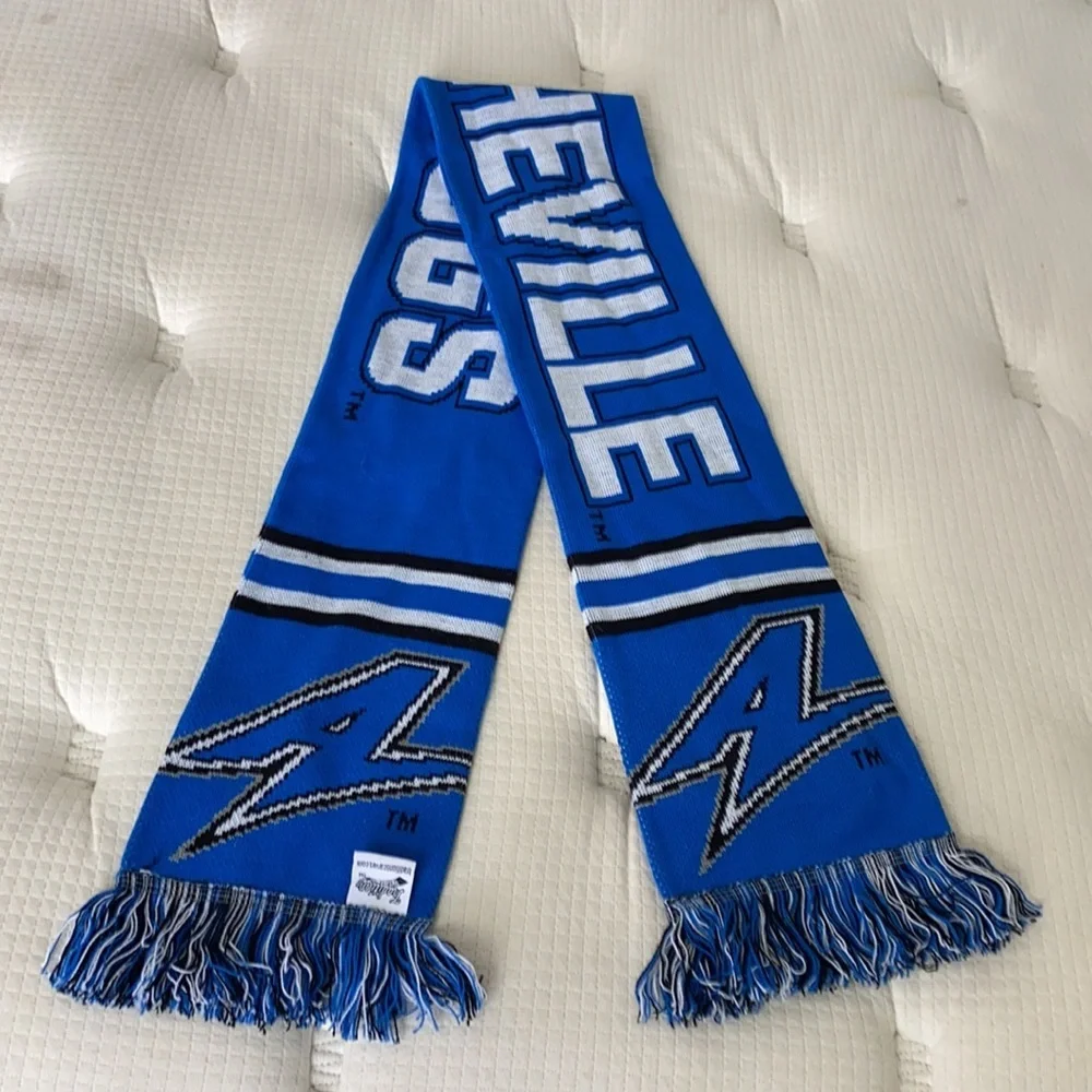 Brand New Bulldogs Unc Asheville Scarf